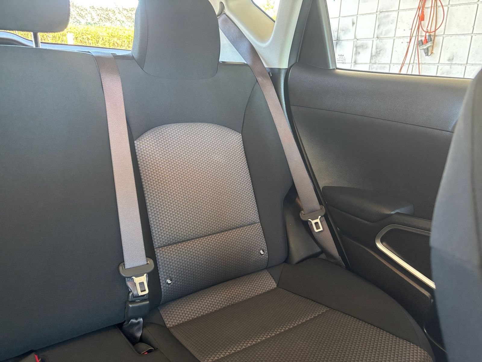 Used 2025 Kia Soul LX w/ LX Technology Package FWD image 34