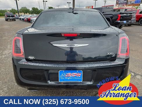 Used 2013 Chrysler 300 S RWD image 11