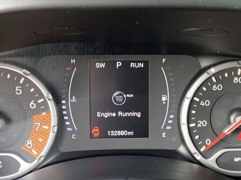 Used 2019 Jeep Renegade Latitude FWD image 20