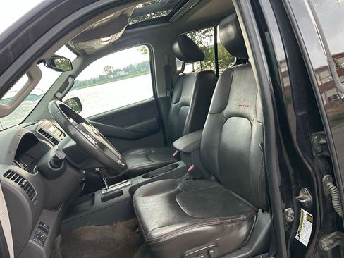 Used 2012 Nissan Frontier PRO-4X w/ Pro-4x Luxury Pkg AWD/4WD image 8