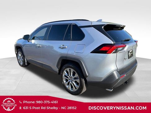 Used 2020 Toyota RAV4 XLE Premium FWD image 12