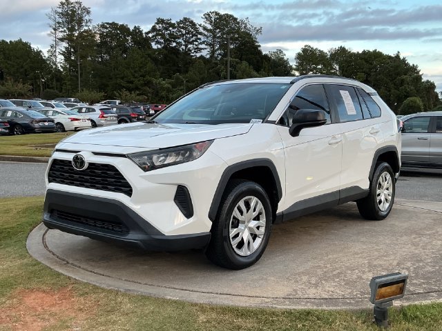 Used 2021 Toyota RAV4 LE FWD image 3