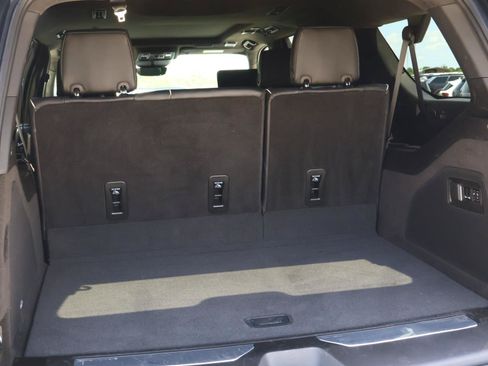 Certified 2024 Cadillac Escalade ESV Premium Luxury Platinum AWD/4WD image 30