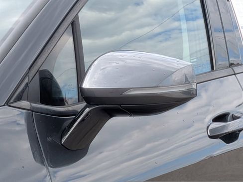 Used 2023 Kia Sportage SX image 9