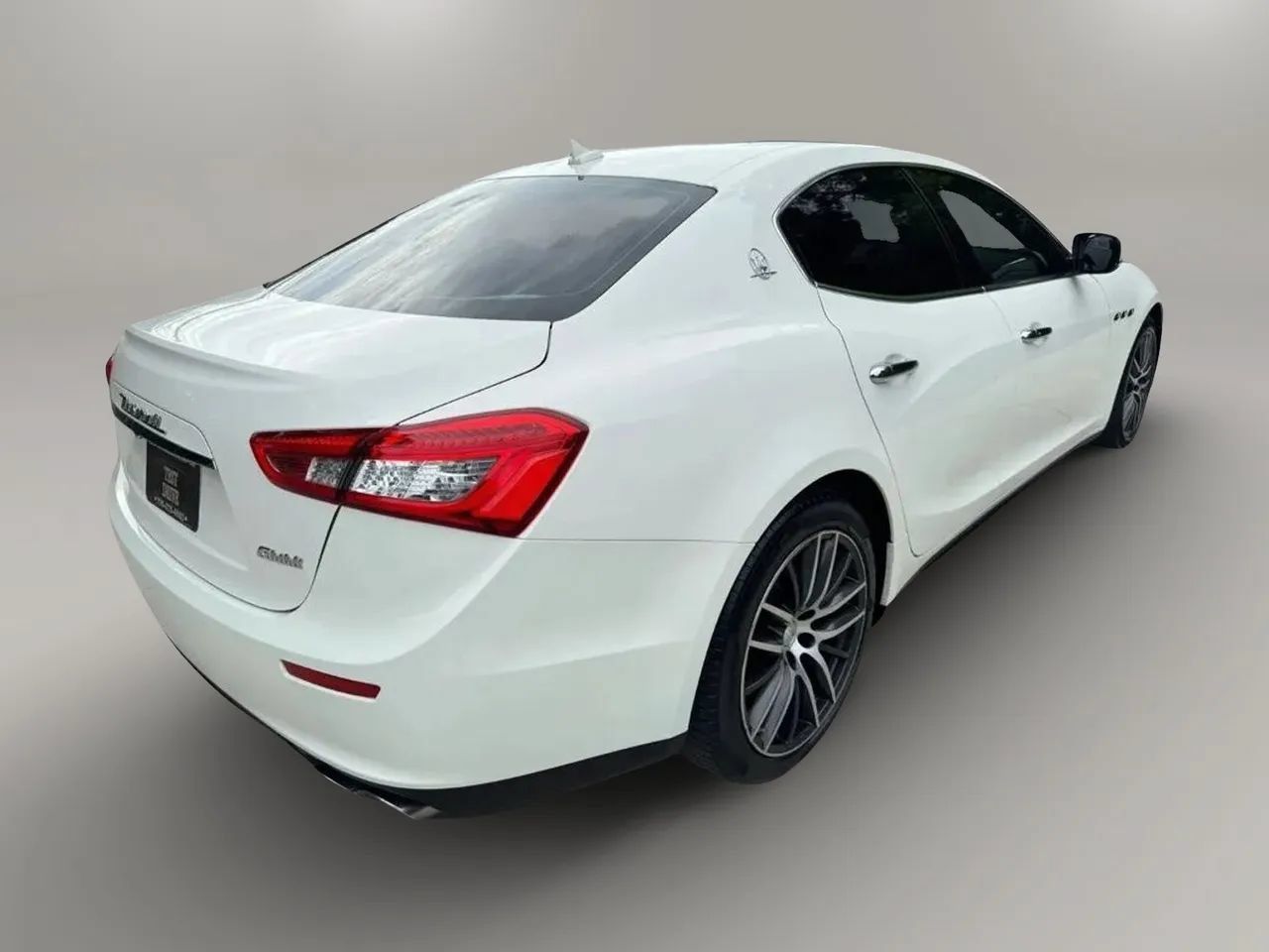 Used 2015 Maserati Ghibli RWD image 8