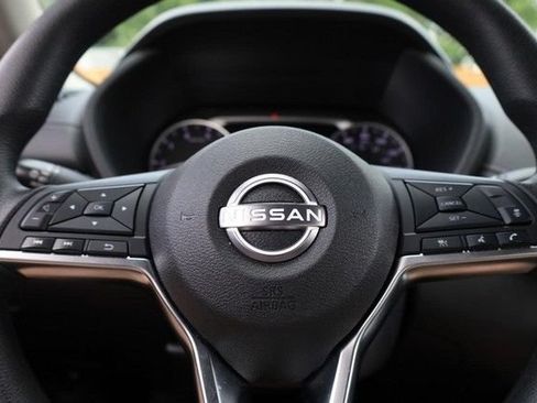 Certified 2025 Nissan Sentra SV FWD image 8