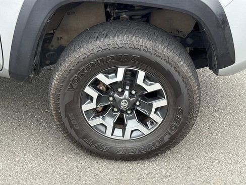 Used 2023 Toyota Tacoma TRD Off-Road w/ Technology Package image 7
