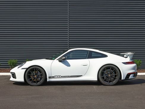 Used 2024 Porsche 911 Carrera T image 2