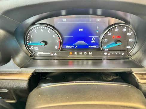 Used 2020 Ford Explorer Limited RWD image 12