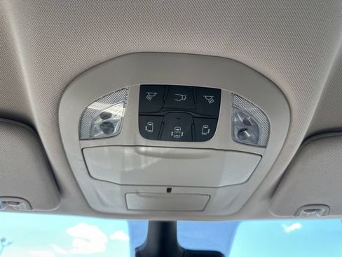 Used 2023 Chrysler Voyager LX FWD image 22