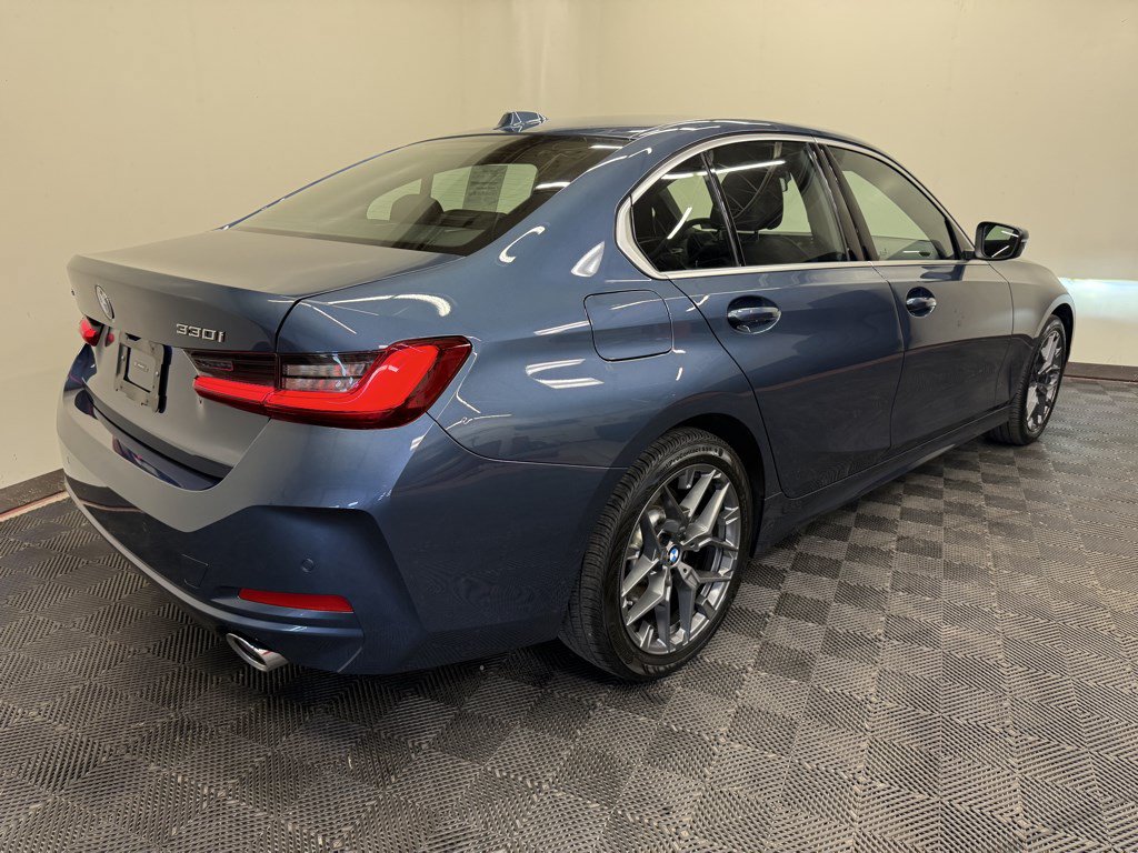 Used 2025 BMW 330i xDrive Sedan w/ Convenience Package AWD/4WD image 12