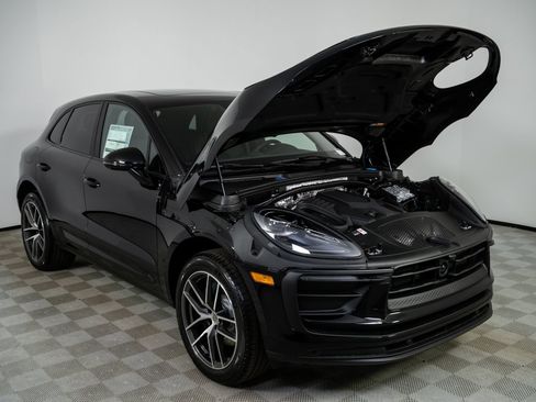 New 2026 Porsche Macan image 34