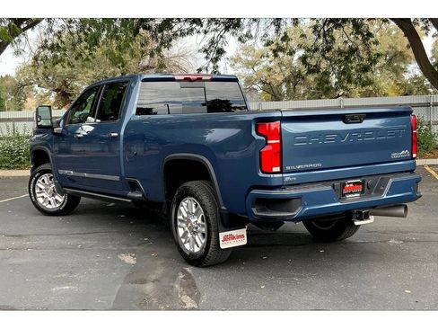 Used 2025 Chevrolet Silverado 3500 High Country w/ Technology Package image 12
