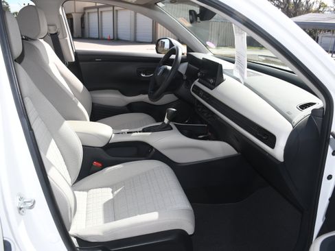 Used 2024 Honda HR-V LX image 17