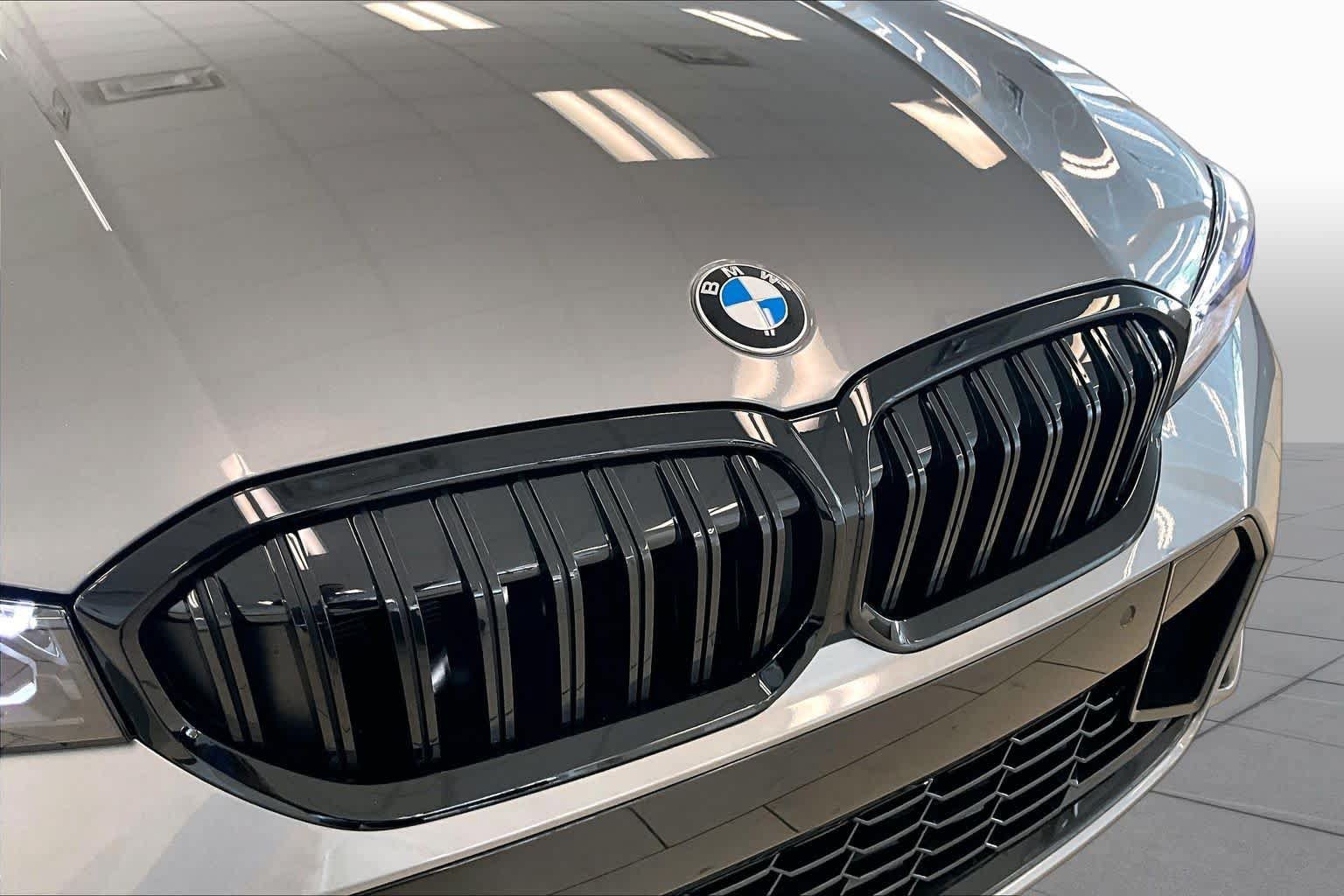 Used 2026 BMW 330i Sedan w/ M Sport Package RWD image 27