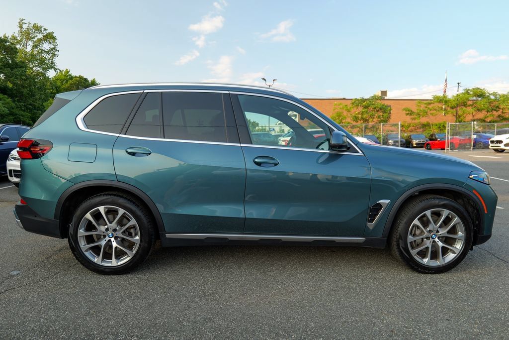 Used 2024 BMW X5 xDrive40i w/ Premium Package AWD/4WD image 8