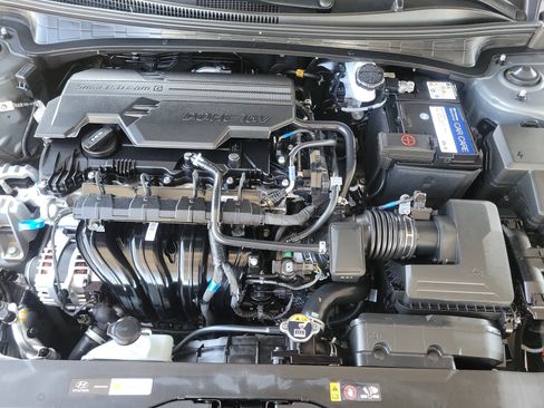 Certified 2025 Hyundai Elantra Sport FWD image 30