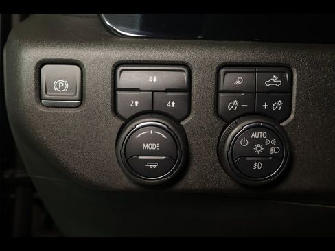 Used 2024 Chevrolet Silverado 2500 LT image 15