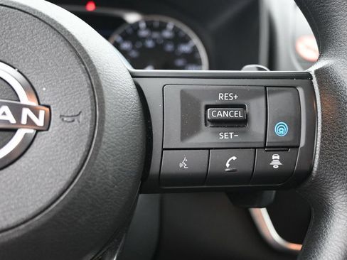 Used 2024 Nissan Rogue SV AWD/4WD image 29