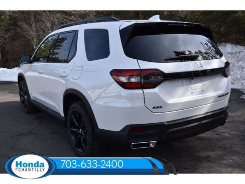 New 2025 Honda Pilot Black Edition image 5