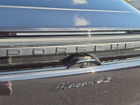 Used 2025 Porsche Macan 4S Electric AWD/4WD image 12