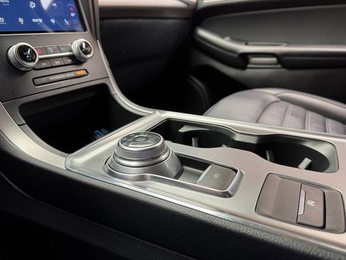 Used 2022 Ford Edge SEL w/ Convenience Package image 19