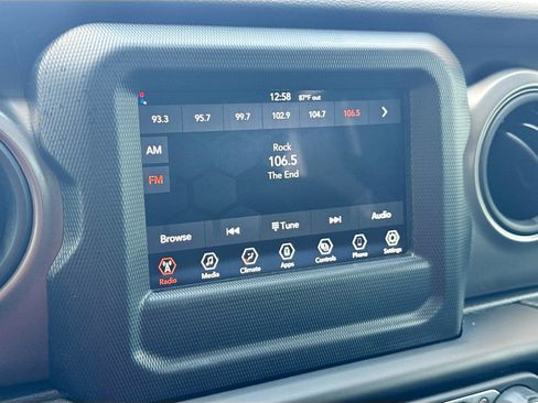 Used 2023 Jeep Gladiator Sport AWD/4WD image 14