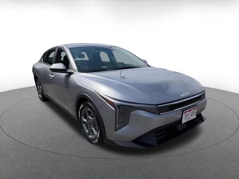 Used 2025 Kia K4 FWD image 3