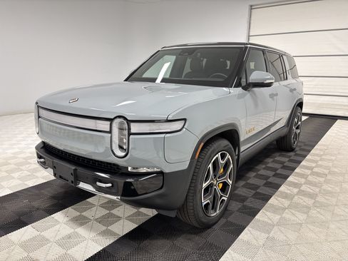 Used 2023 Rivian R1S Launch Edition AWD/4WD image 1