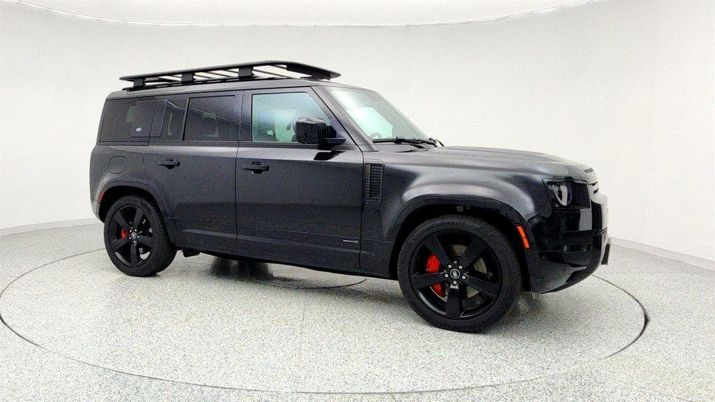 Used 2023 Land Rover Defender 110 X AWD/4WD image 3