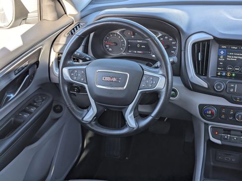 Used 2022 GMC Terrain SLT image 16
