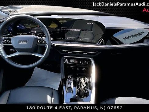Used 2025 Audi Q5 Premium w/ Convenience Package AWD/4WD image 13