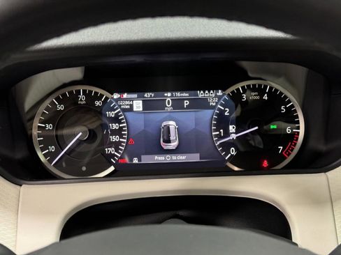 Used 2023 Land Rover Range Rover Velar R-Dynamic S image 29