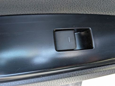 Used 2025 Toyota Camry SE image 29