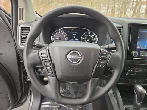 Used 2022 Nissan Frontier SV w/ Technology Package image 16