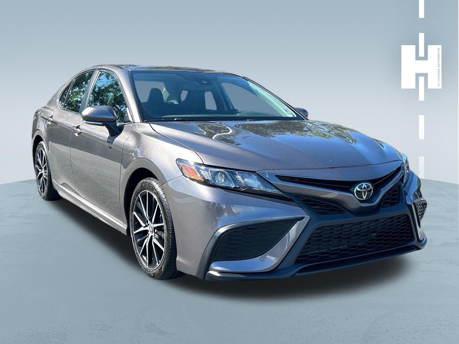 Used 2024 Toyota Camry SE w/ Convenience Package FWD image 1