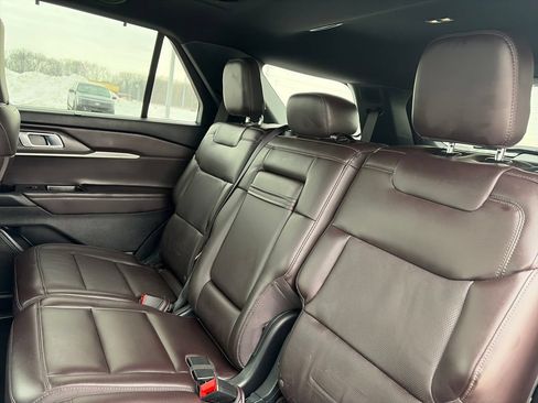 Used 2025 Ford Explorer Platinum AWD/4WD image 37
