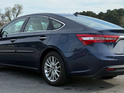 Used 2018 Toyota Avalon Limited w/ All Weather Liner Package image 6