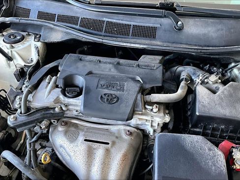 Used 2014 Toyota Camry LE image 31