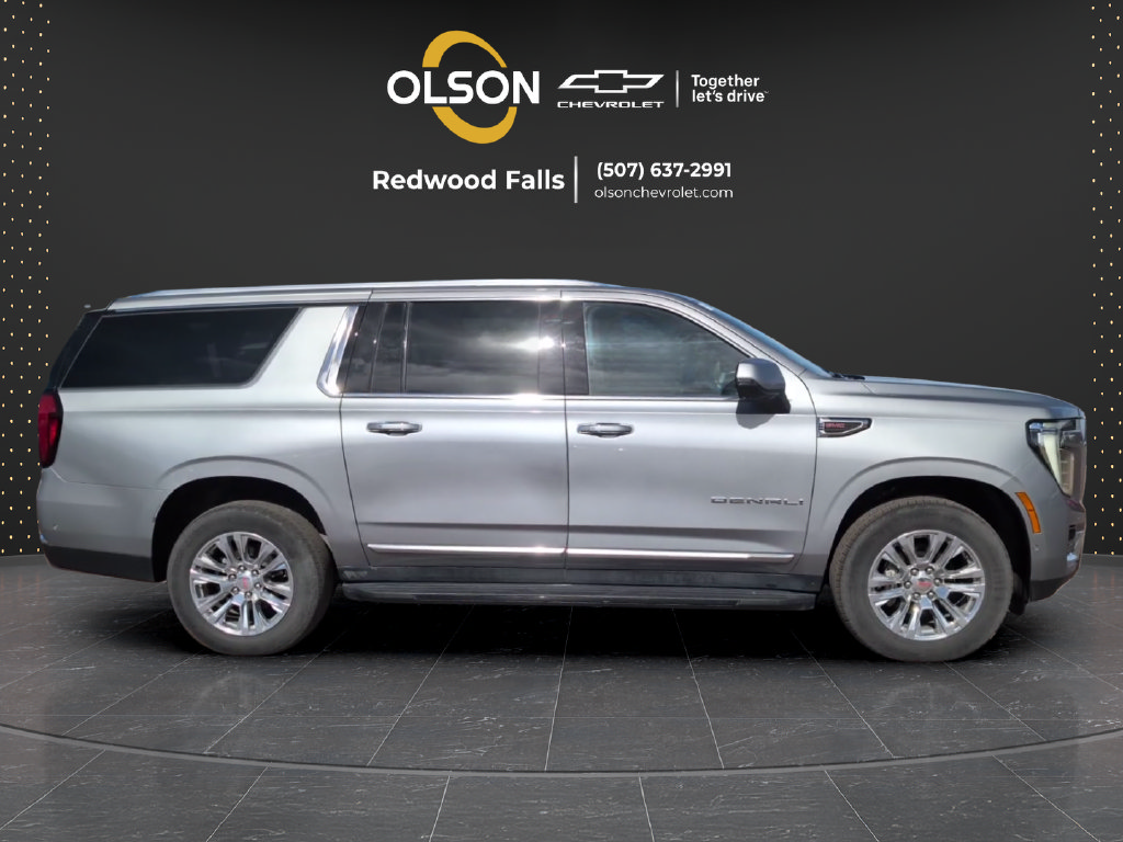 Used 2025 GMC Yukon XL Denali AWD/4WD image 6