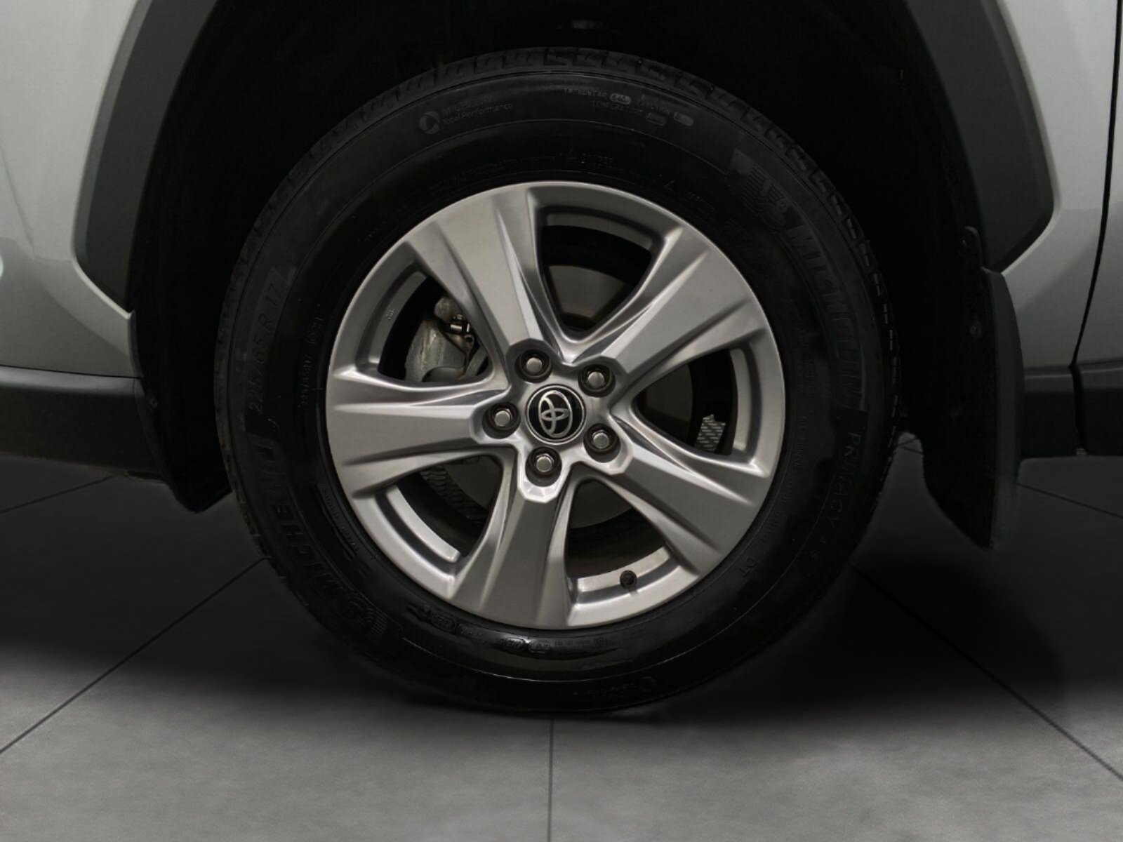 Used 2025 Toyota RAV4 XLE AWD/4WD image 12