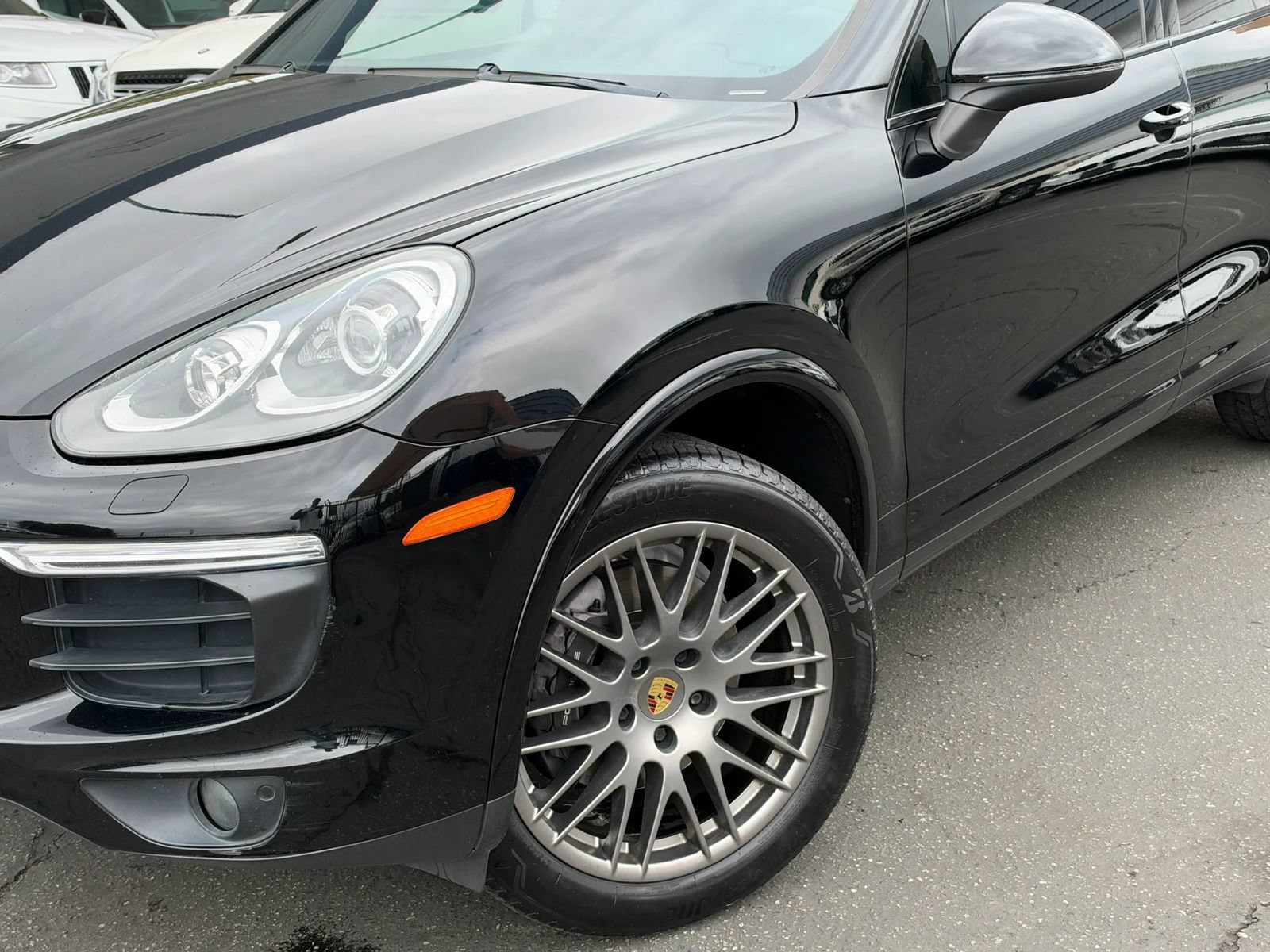 Used 2017 Porsche Cayenne AWD/4WD image 3