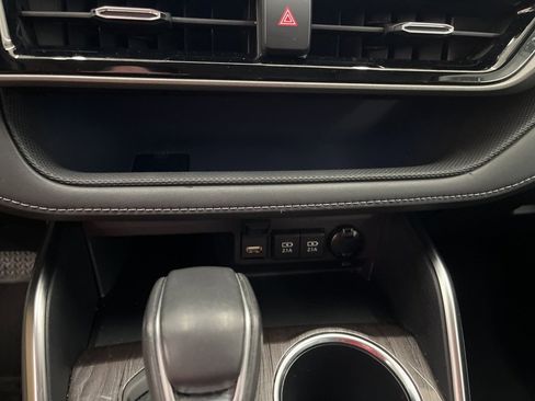 Used 2021 Toyota Highlander Limited image 23