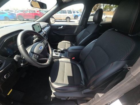 Used 2025 Ford Escape ST-Line Select AWD/4WD image 6