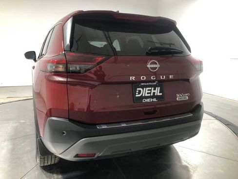 Used 2023 Nissan Rogue SV image 5