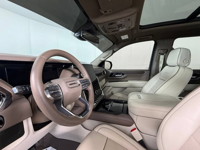 Used 2025 GMC Yukon XL Denali w/ Sun & Power Step Package RWD image 18