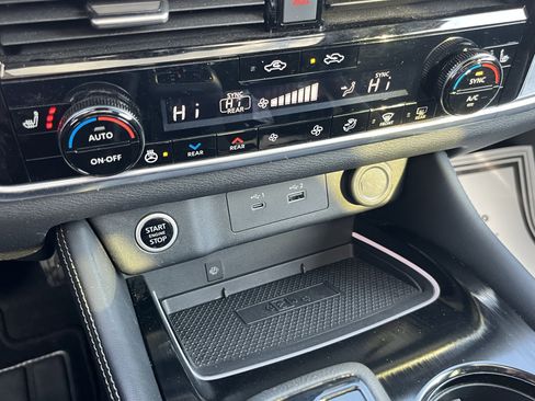 Used 2023 Nissan Rogue Platinum w/ Platinum Premium Package image 28