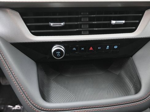 New 2025 Ford Explorer Active image 9