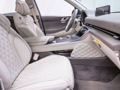 Certified 2024 Genesis GV80 3.5T w/ Prestige Package image 14