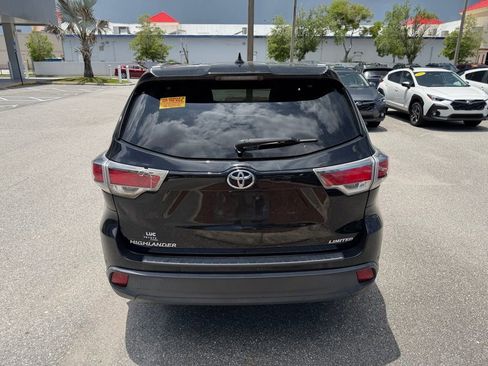 Used 2015 Toyota Highlander Limited Platinum FWD image 6